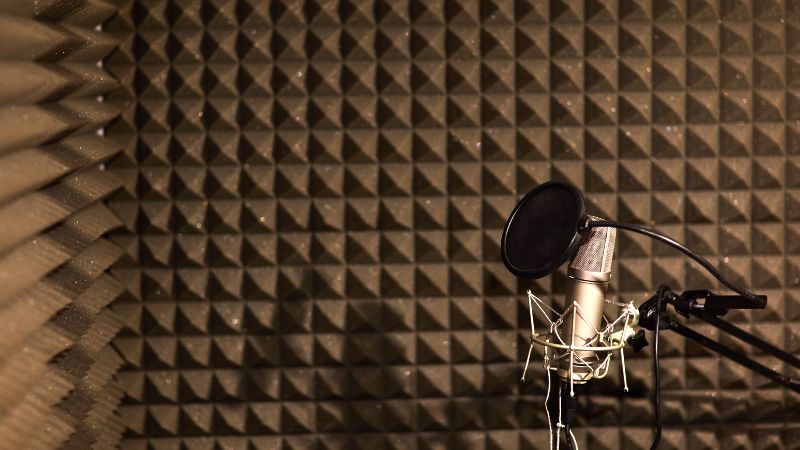 Soundproof a room: acoustic panels or soundproofing foam?